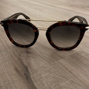 Rag and Bone polarized cat eye sunglasses with case